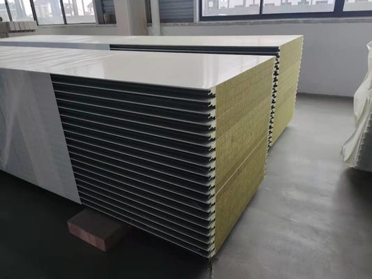 Anti-corrosione PU Sandwich Wall Panel 50/75/100/150/200mm Spessore Opzioni diverse