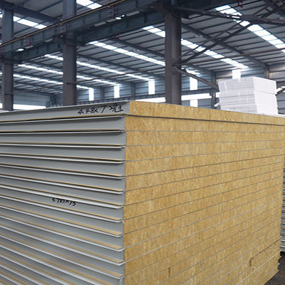 Tavole composite utilizzate nella costruzione di officine pulite