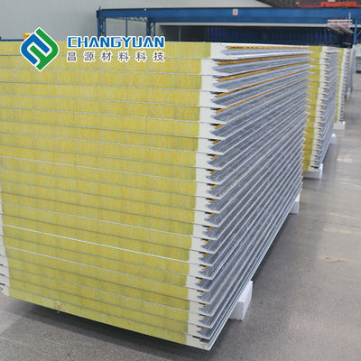 Pannelli metallici per pareti e pannelli sandwich: l'abbinamento perfetto per progetti outdoor