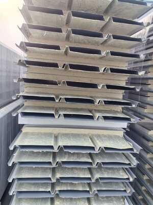 Pannelli per tetti PIR resistenti alla corrosione, leggeri, con conduttività termica ≤ 0,02 W/m·K, per uso industriale e commerciale