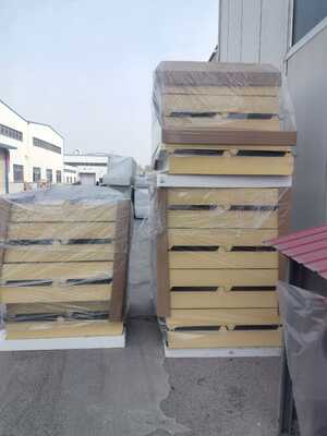 Pannelli di tetto PIR resistenti alla corrosione con isolamento acustico e termico superiore per edifici industriali